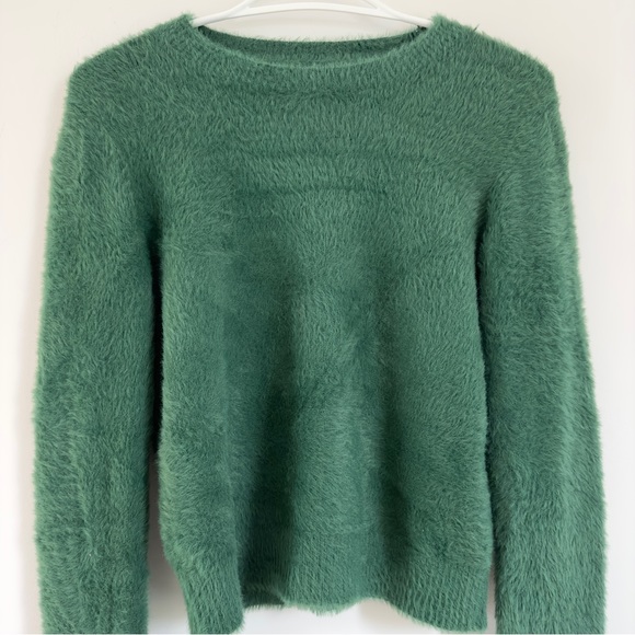 Aritzia SUNDAY BEST Kitten Sweater - Picture 12 of 14